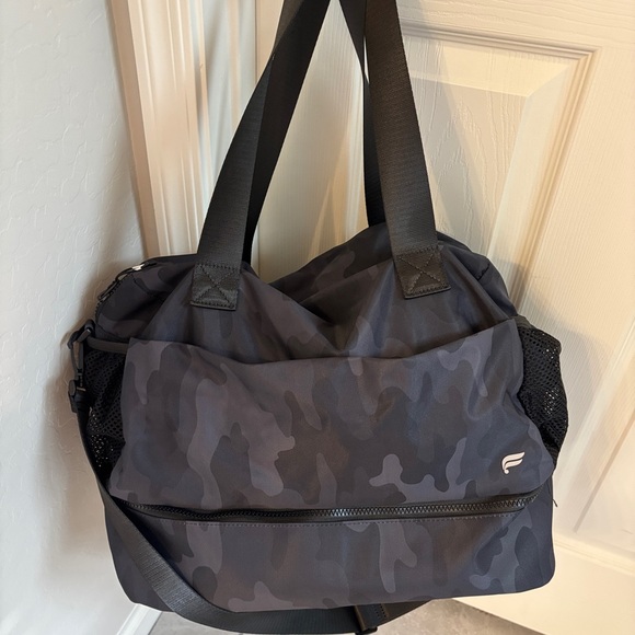 Fabletics The Essential Gym Bag In Black Camo - Picture 3 of 3